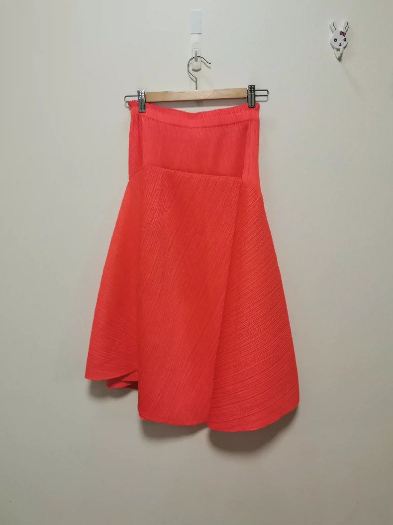 Issey Miyake Issey Miyake size:5 Red pleated skirt Size 25" / US 0 / IT 36 - 2 Thumbnail