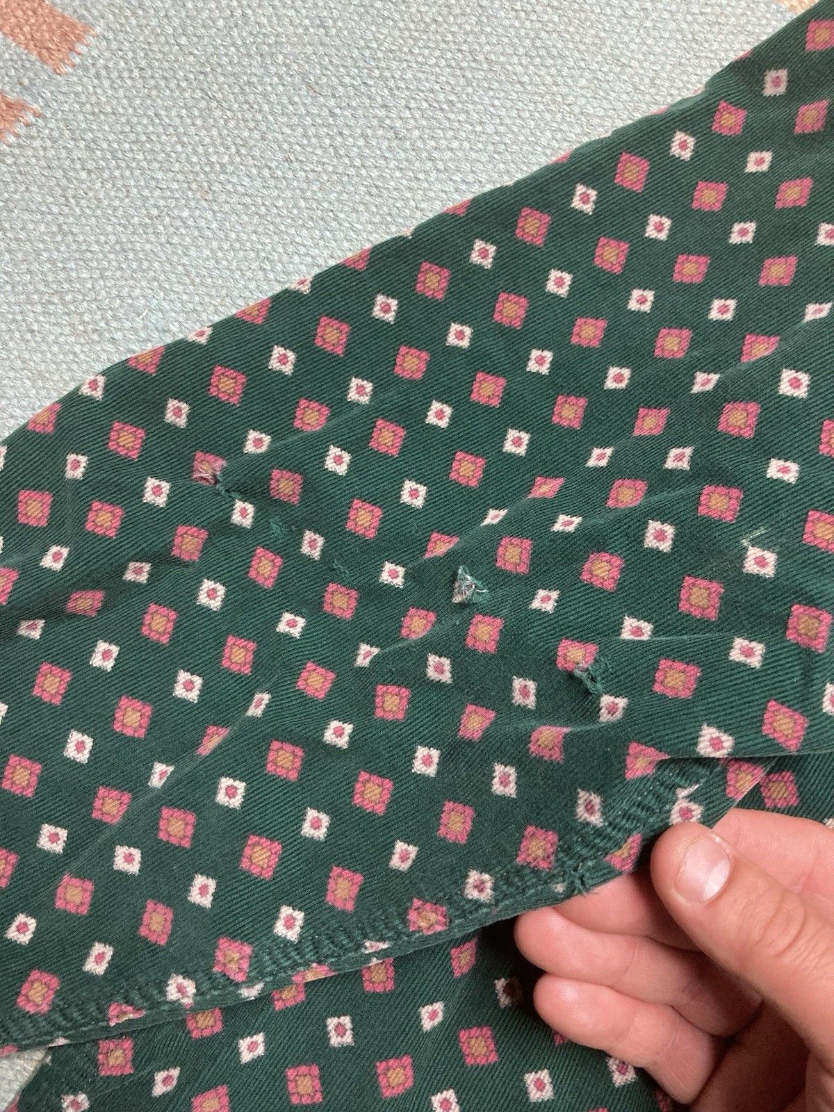 Van Heusen × Vintage Vtg button shirt printed corduroy diamonds distressed medium Size US M / EU 48-50 / 2 - 3 Thumbnail