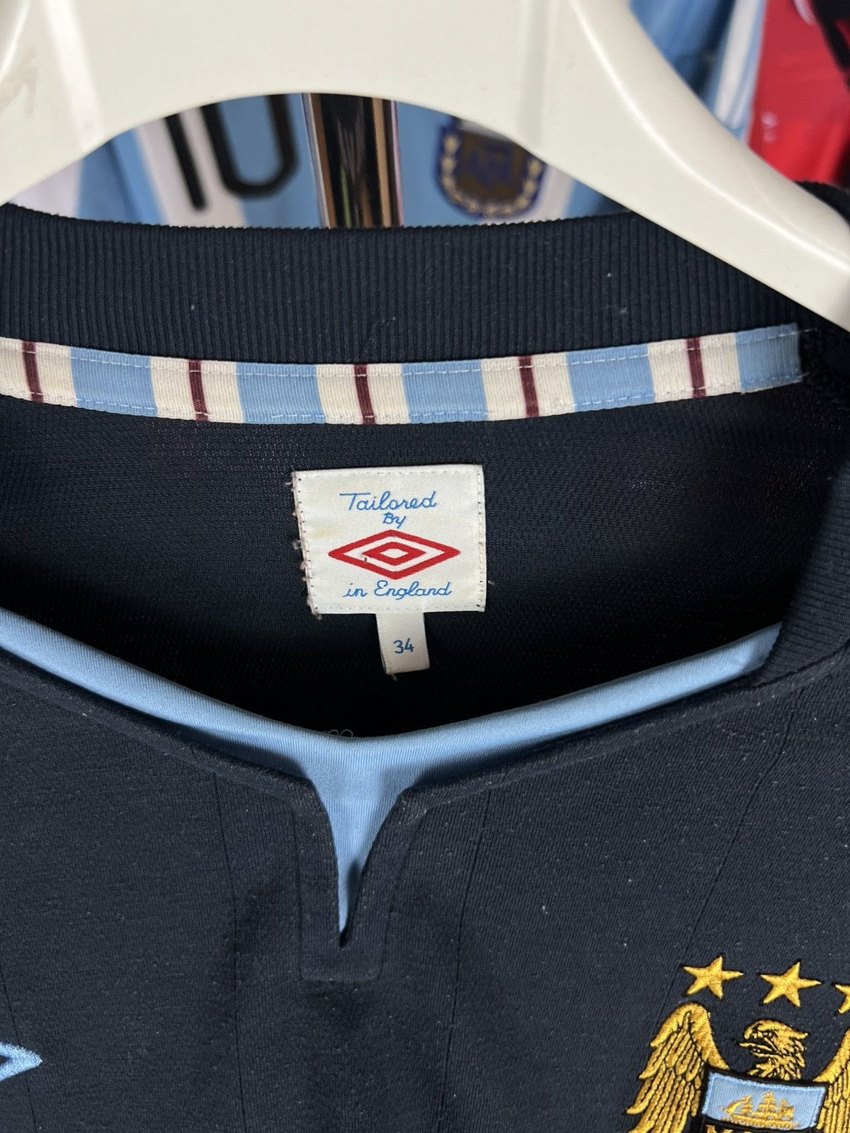 Umbro Soccer Jersey Umbro Manchester City 2010/11 David Silva #21 Size US S / EU 44-46 / 1 - 5 Thumbnail