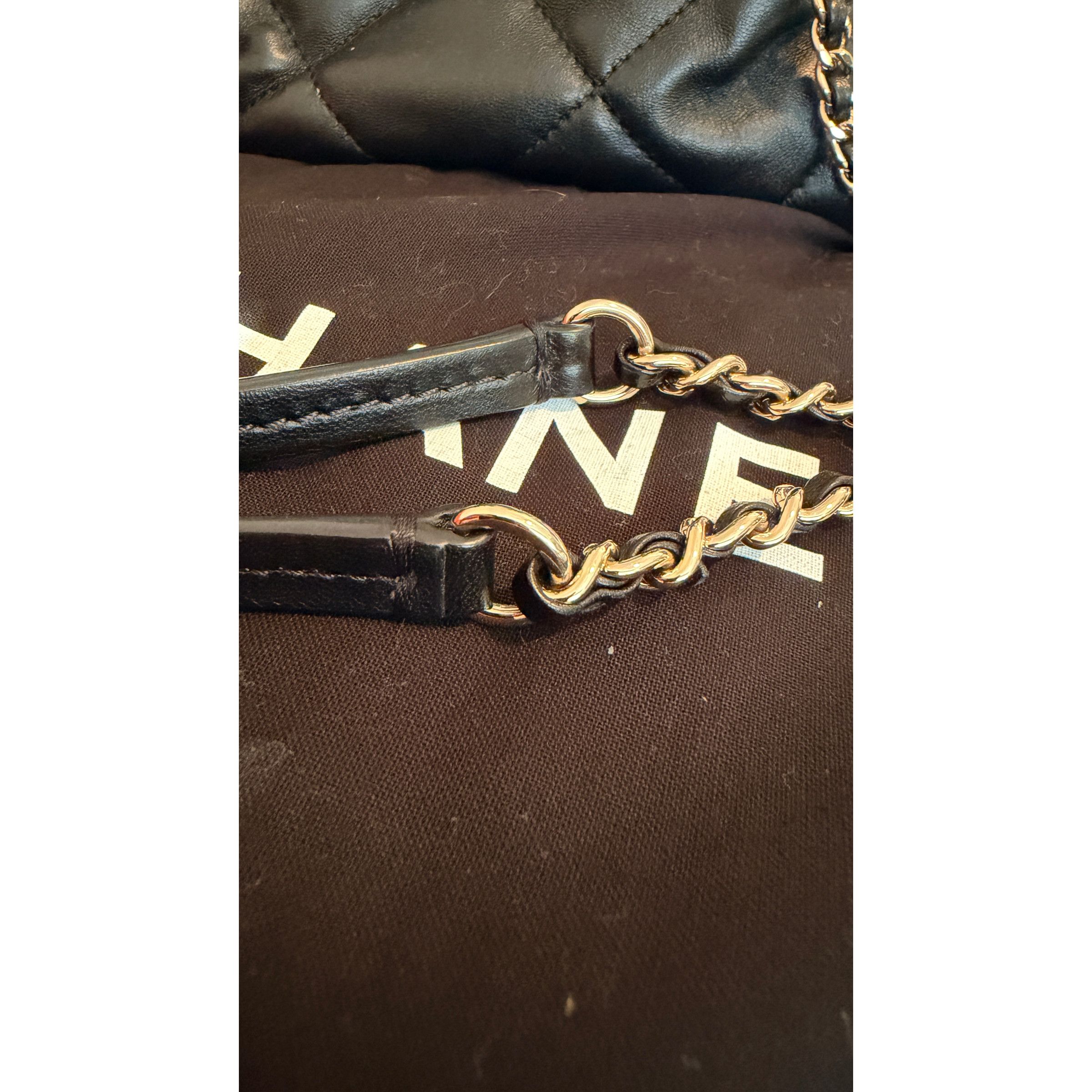 Chanel CHANEL BLACK QUILTED BOWLING CHAIN BAG Size ONE SIZE - 4 Thumbnail