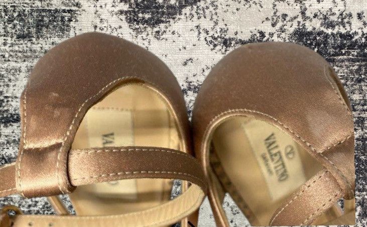Valentino Authenticated Valentino Heels, Neutral/Pinkish , USW 9 Size US 9 / IT 39 - 6 Thumbnail
