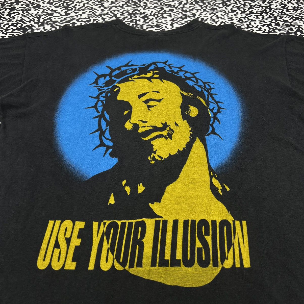 Guns N' Roses Vintage 90s Guns N Roses Axl Rose Use Your Illusion T-shirt Size US XL / EU 56 / 4 - 5 Thumbnail
