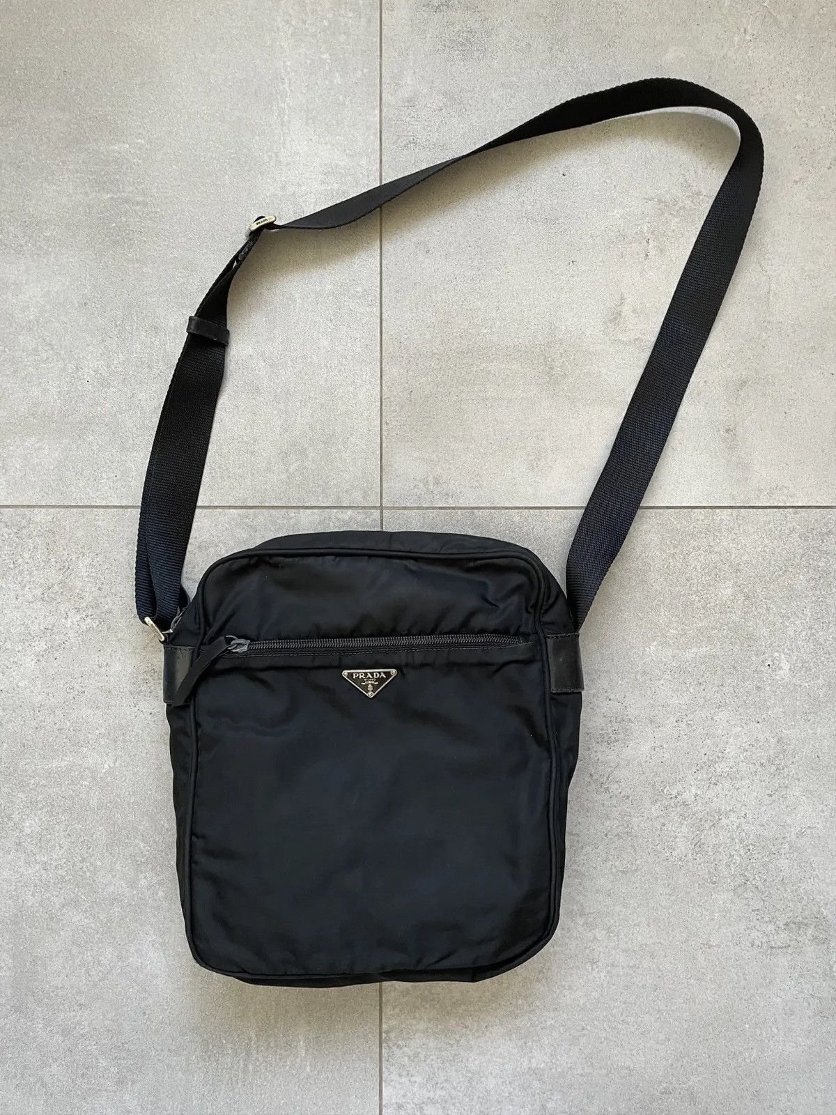 Prada VINTAGE BLACK PRADA NYLON SHOULDER BAG Size ONE SIZE - 1 Thumbnail