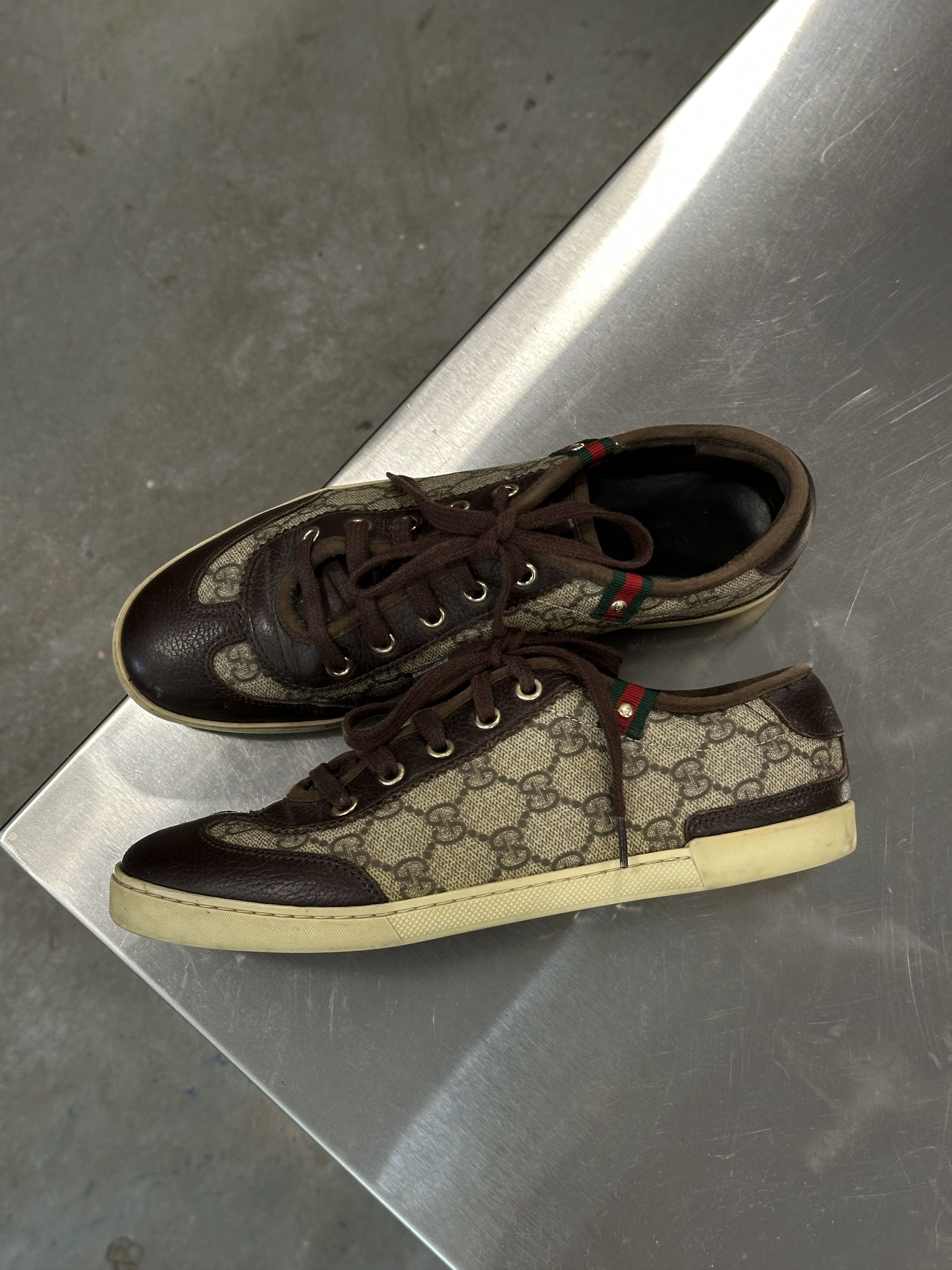 Gucci Gucci Monogram Canvas Leather Low Top Sneakers Size US 7 / IT 37 - 2 Thumbnail