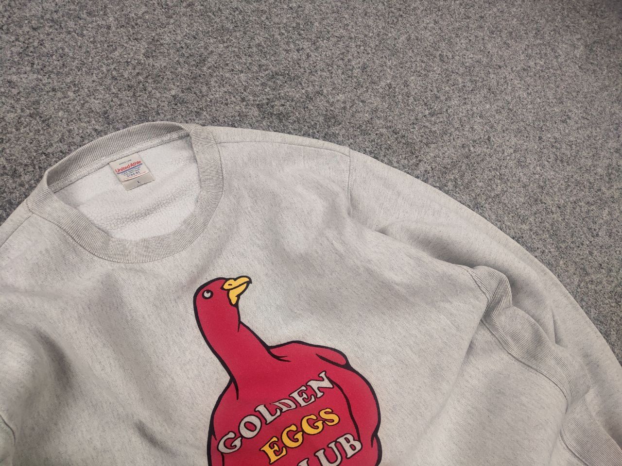 Vintage Vintage 90's United Athle GOLDEN EGGS CLUB Gray Sweatshirt Size US L / EU 52-54 / 3 - 4 Thumbnail