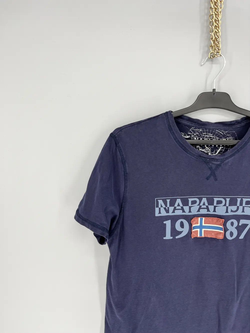 Vintage Vintage Napapijri Geographic Designer Fashion Style Shirt Size US L / EU 52-54 / 3 - 4 Thumbnail