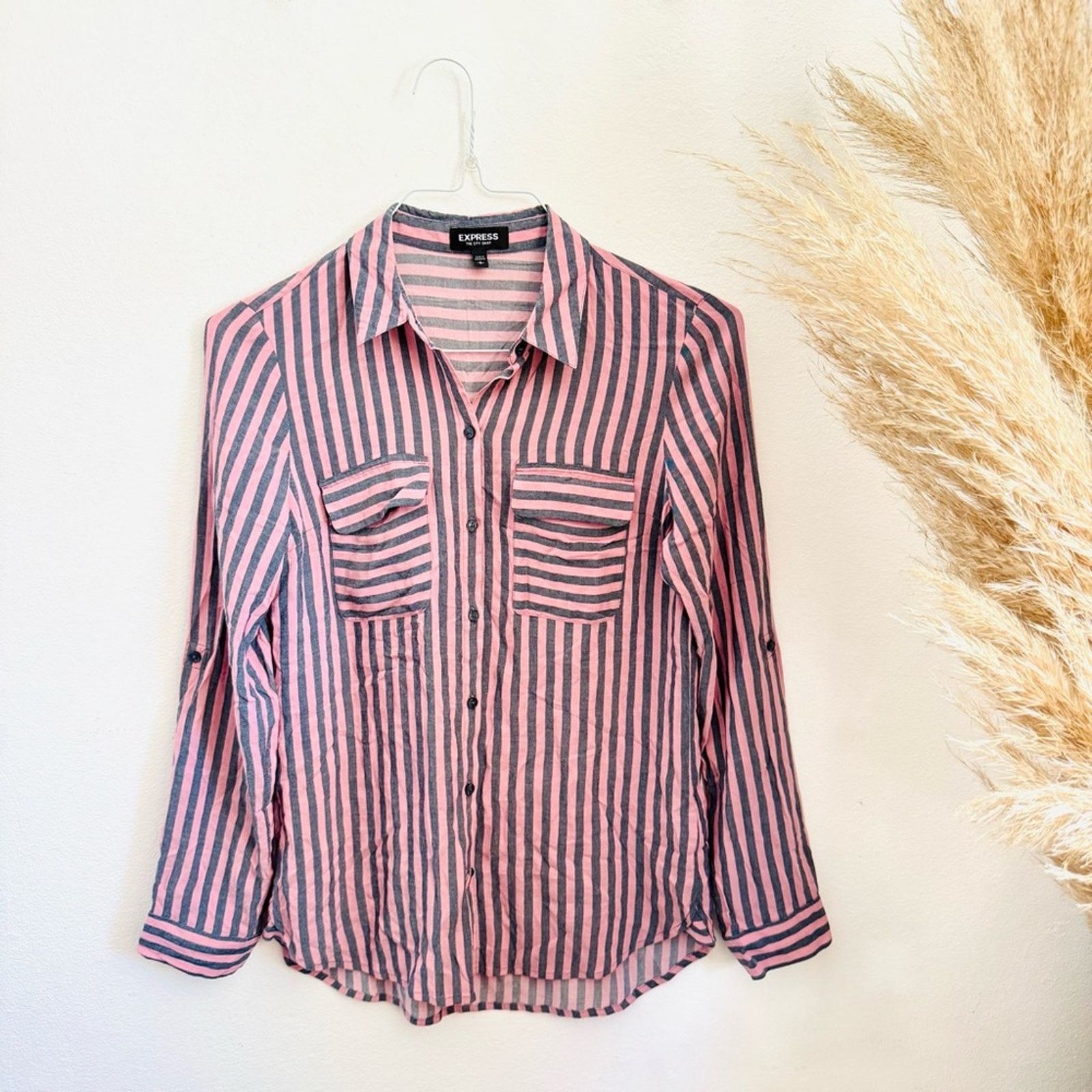 Express EXPRESS Pink Grey Gray Stripe Button Pocket Blouse Top Shirt Size S / US 4 / IT 40 - 2 Thumbnail