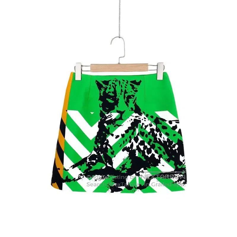 Dior Dior Multi-Color Silk Women's Shorts . Size 28" / US 6 / IT 42 - 2 Thumbnail