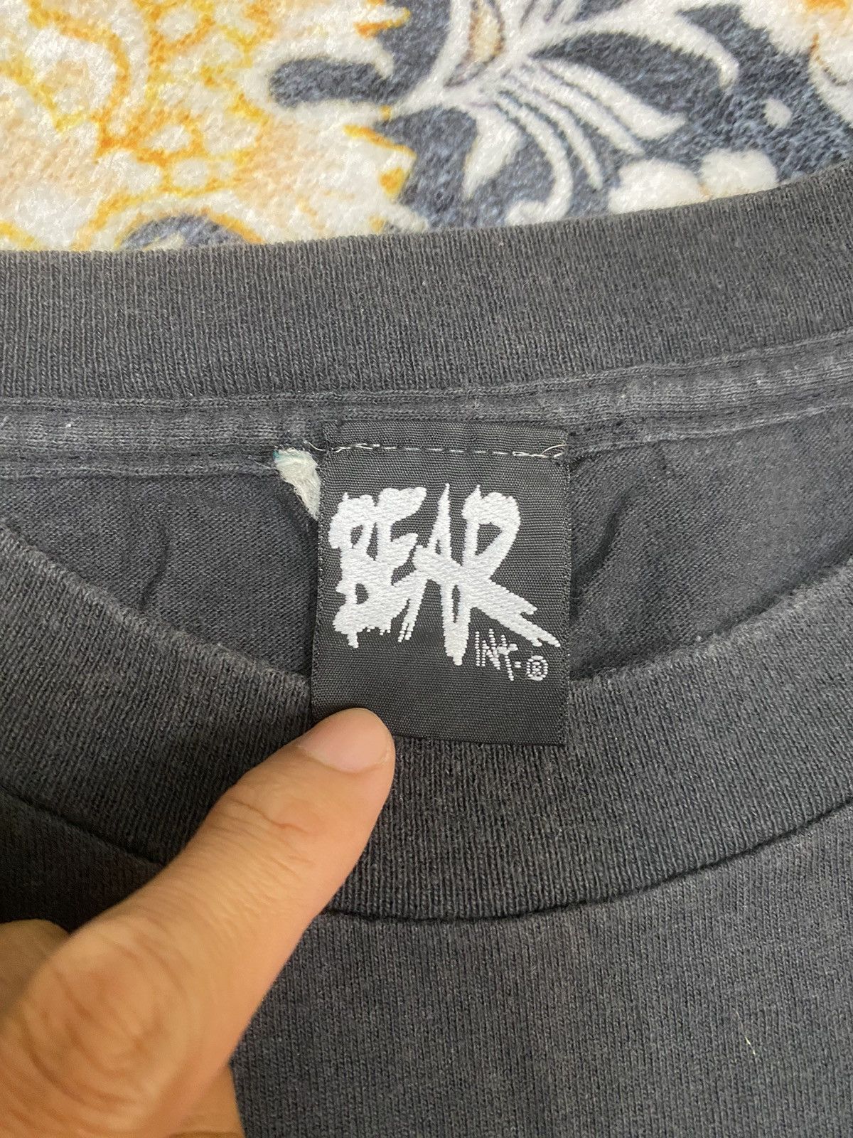 Vintage VINTAGE SURFING BEAR 90s RARE TEE Size US XL / EU 56 / 4 - 7 Thumbnail