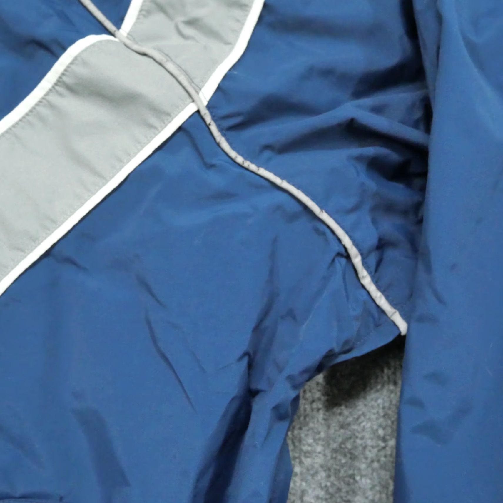 Vintage VINTAGE SKILCRAFT US Air Force Jacket Mens XL Blue Windbreaker Full Zip Hooded Y2K Size US XL / EU 56 / 4 - 4 Thumbnail