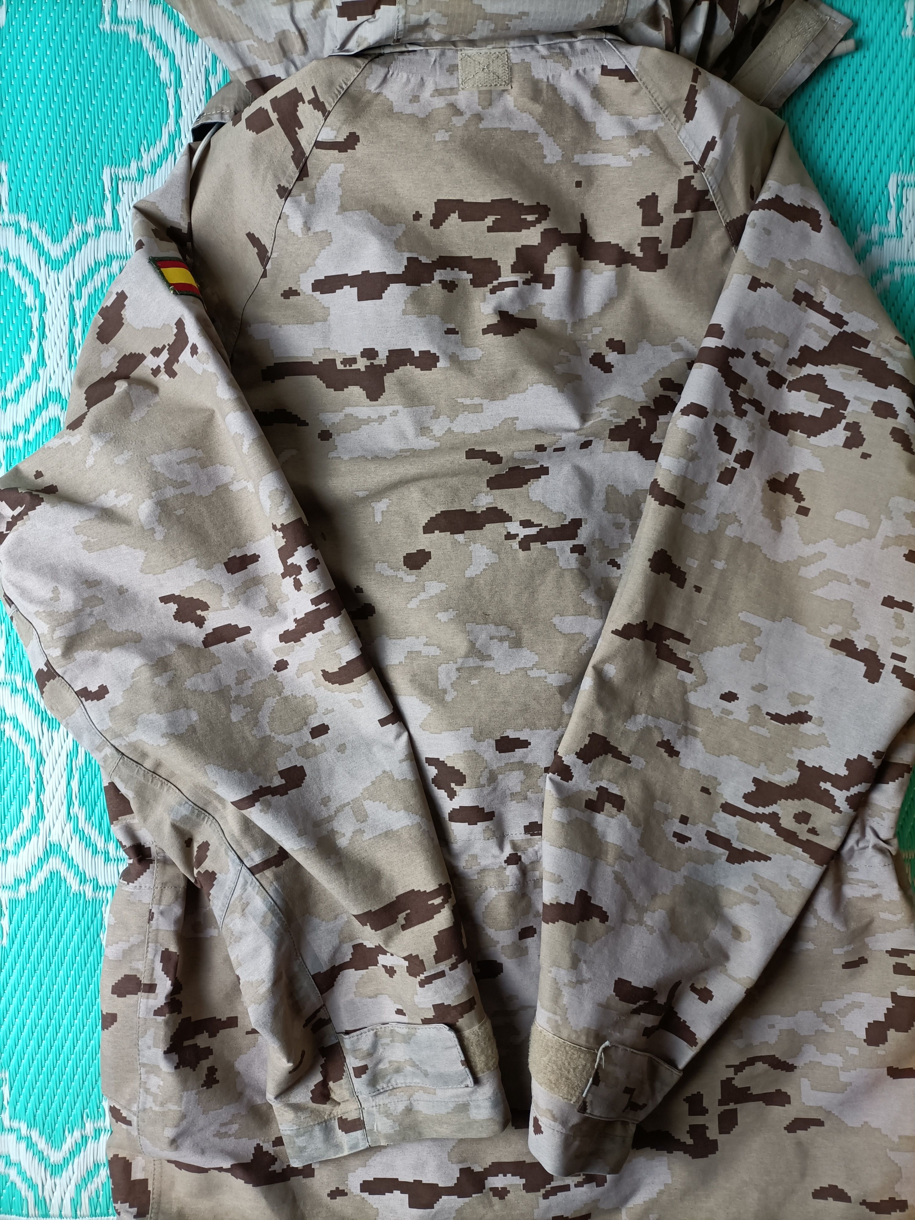 Other Genuine Spanish Army Grassi Parka GORE-TEX Size US L / EU 52-54 / 3 - 7 Thumbnail