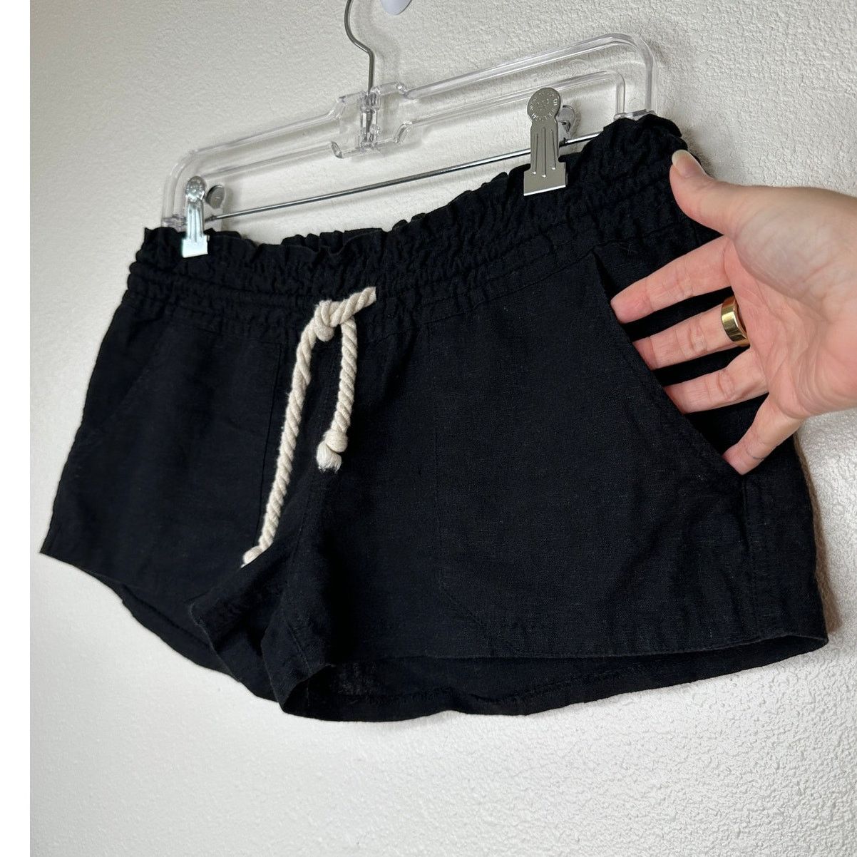 Other Roxy Oceanside Black Linen Elasticized Rope Tie Shorts M Size 28" / US 6 / IT 42 - 4 Thumbnail