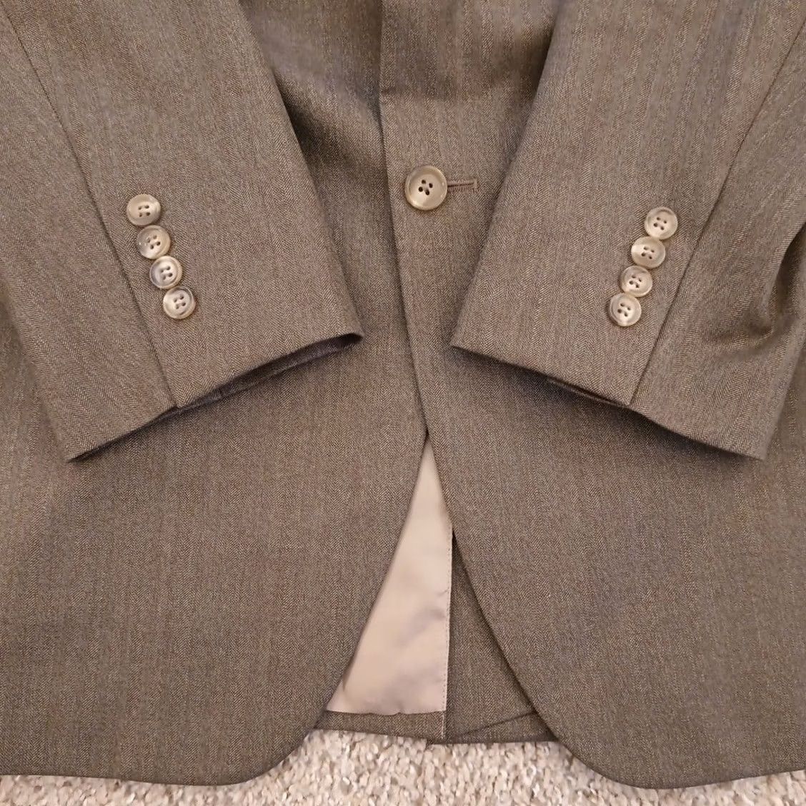 Jos. A. Bank Jos. A. Bank Blazer Mens 42 Long Gray Herringbone Wool Two-Button Single Vent Jacket Coat Notch Lapel Herringbone Wool Blazer 2 Piece Vintage No Mens Size 42R - 6 Thumbnail