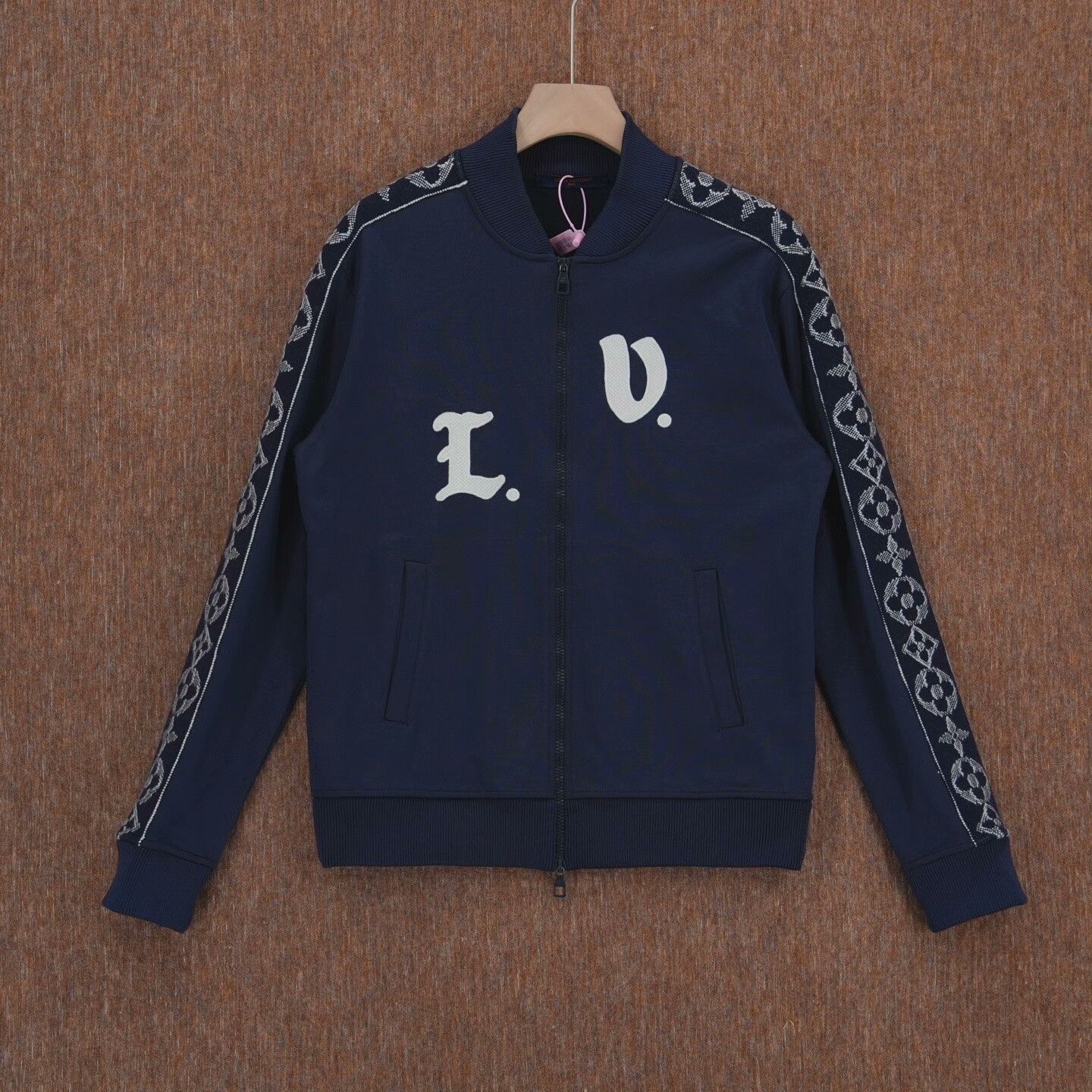 Louis Vuitton Louis Vuitton Retro Printed Jacket M Women Size M / US 6-8 / IT 42-44 - 1 Thumbnail