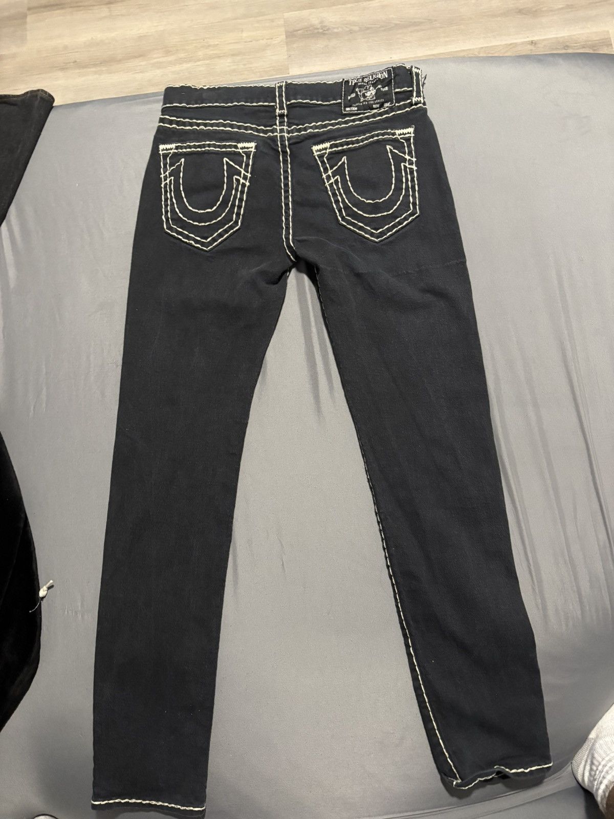 True Religion True religon white stiched pants Size US 33 - 1 Thumbnail