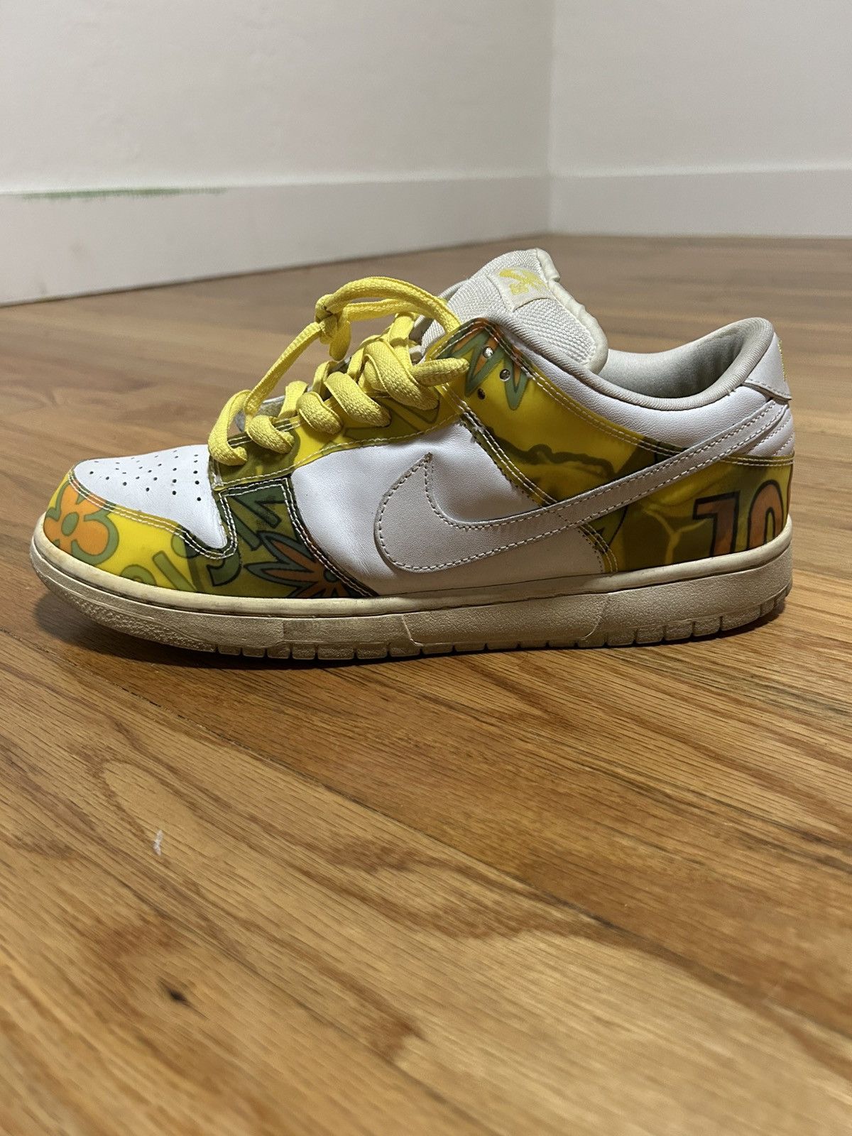 Nike Nike Dunk Low Pro SB De La Soul 2005 White Yellow Size 11 Size US 11 / EU 44 - 1 Thumbnail