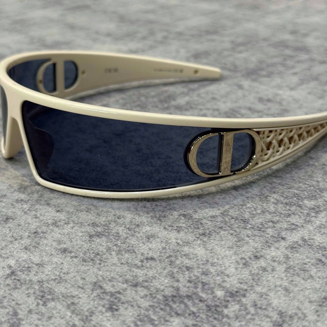 Dior DIOR VERYDIOR M1U 95B0 White Size ONE SIZE - 2 Thumbnail