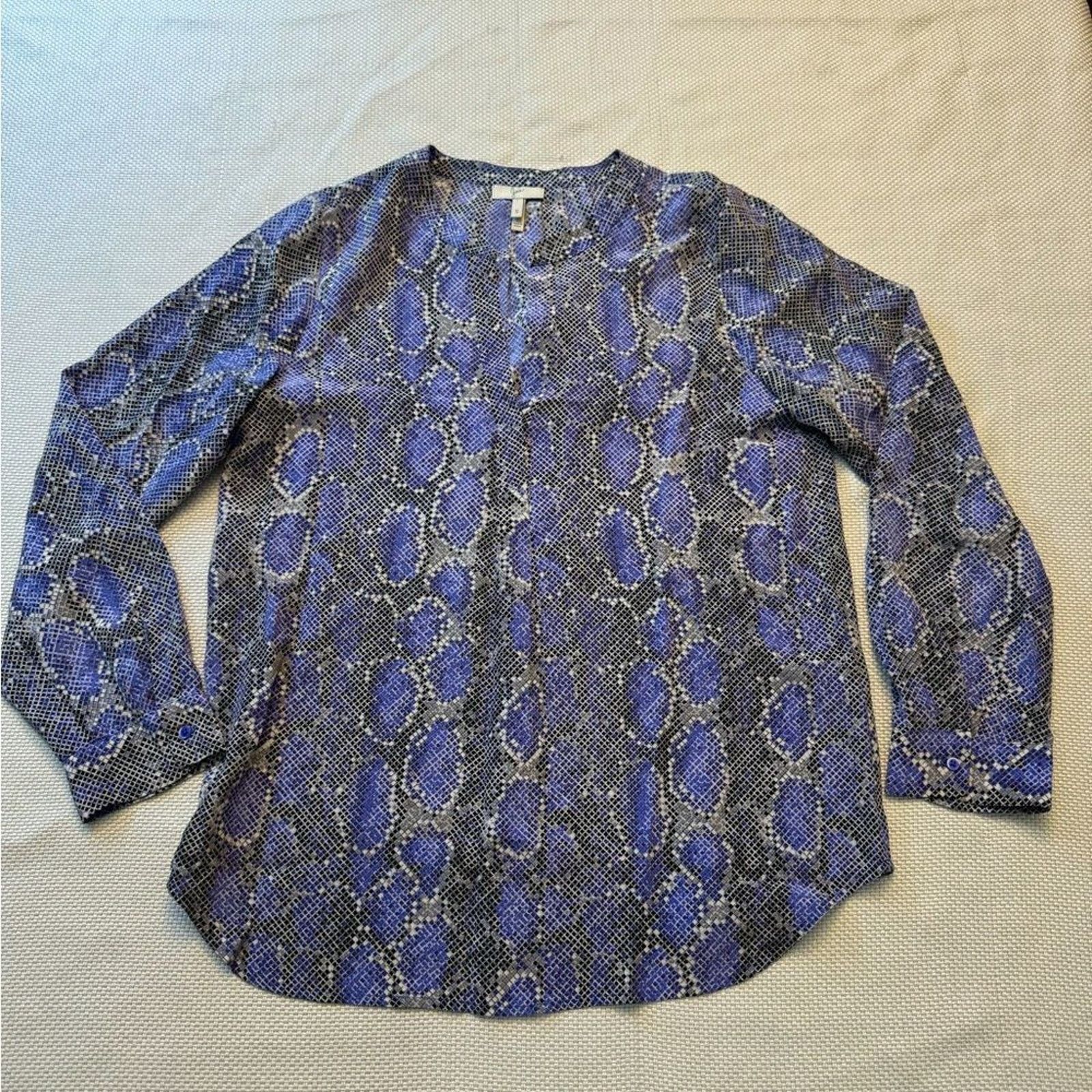 Joie Beautiful lavender snake print silk blouse by joie in size S Size S / US 4 / IT 40 - 1 Thumbnail