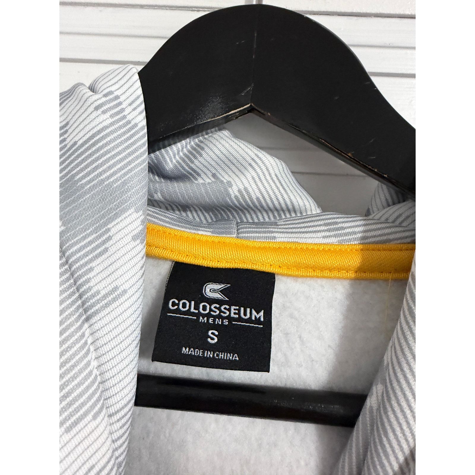 Colosseum Athletics UW Eau Claire BluGolds Hoodie Sweatshirt Size Small Size US S / EU 44-46 / 1 - 6 Thumbnail