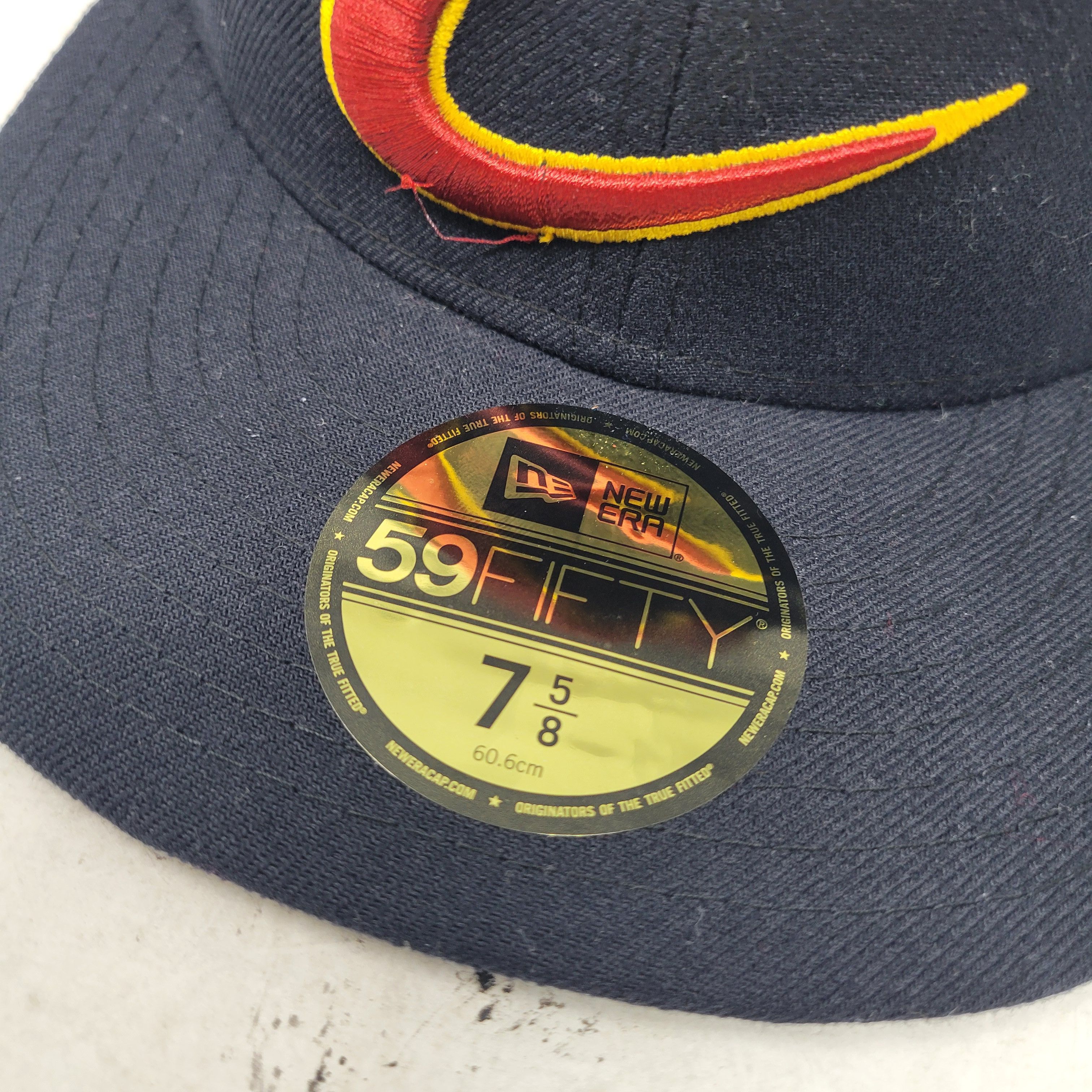 NBA × New Era New Era Cleveland Cavaliers CAVS Navy Blue Fitted Hat 7 5/8 Size ONE SIZE - 4 Thumbnail