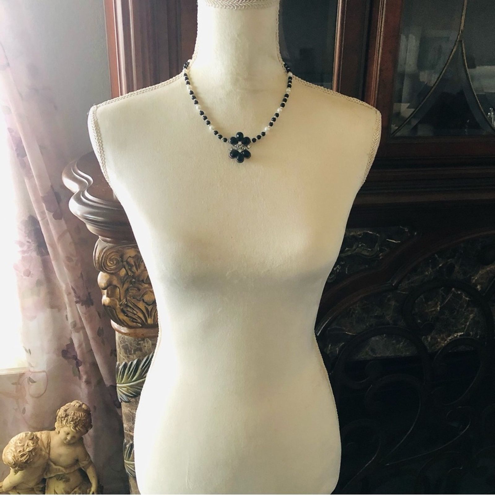 Handmade Handcrafted repurpose black and white Pearl necklace Size ONE SIZE - 6 Thumbnail