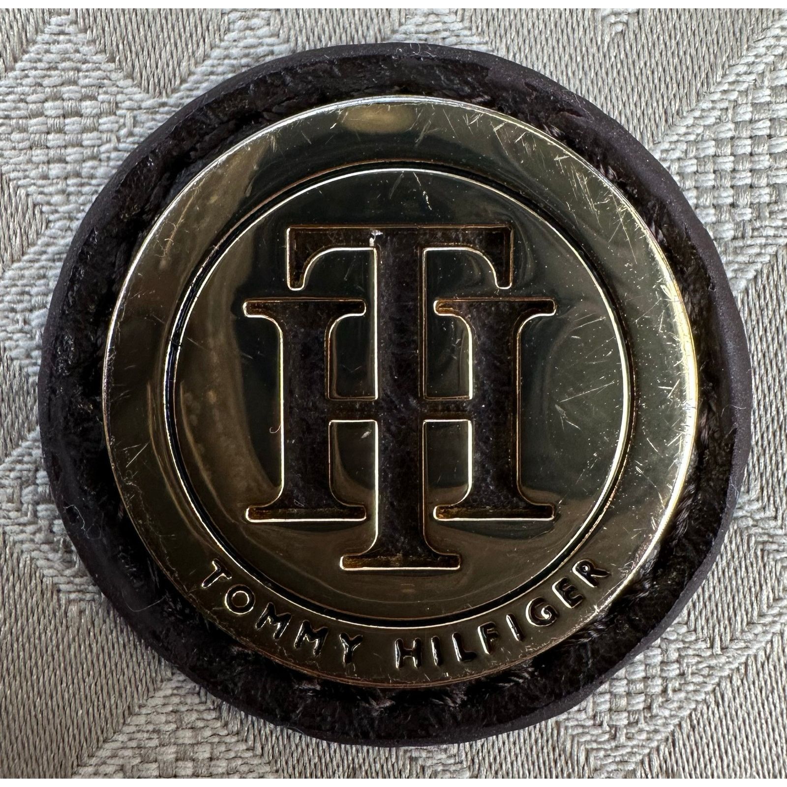 Tommy Hilfiger Tommy Hilfiger Tan Faux Leather TH Signature Med Purse Size ONE SIZE - 5 Thumbnail