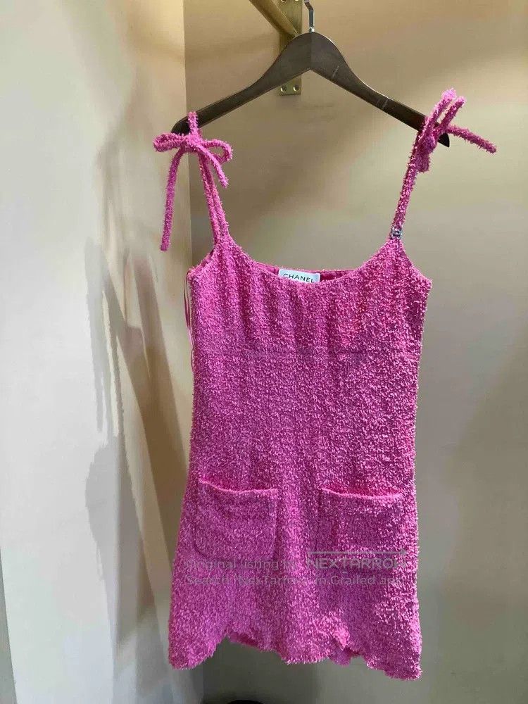 Chanel Chanel 22s Barbie pink bow strap glitter dress Size XXS / US 00 / IT 34 - 1 Thumbnail