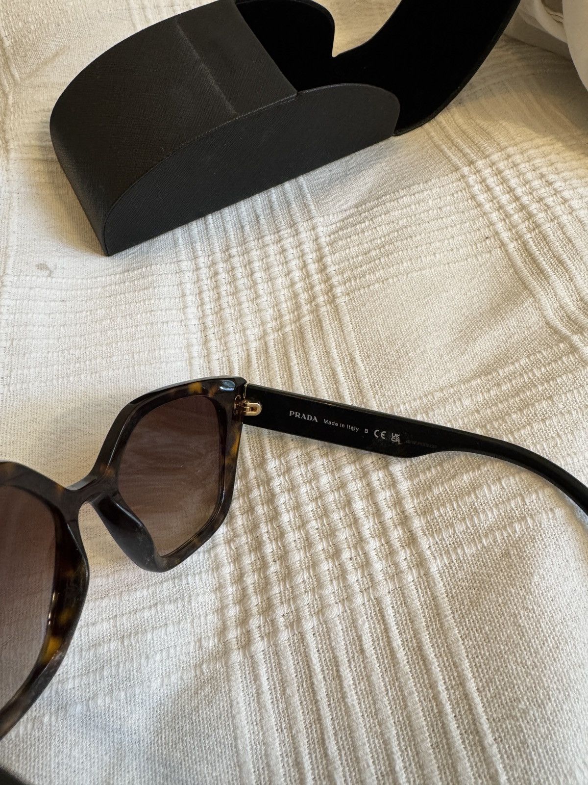 Prada Prada sunglasses, model PR 24XS. Size ONE SIZE - 10 Thumbnail