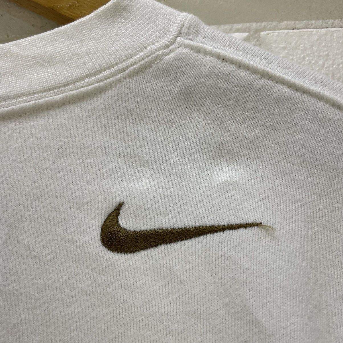 Nike 💥Vintage Nike Shaggy Swoosh Center Logo Crewneck Sweatshirt Size US M / EU 48-50 / 2 - 10 Thumbnail