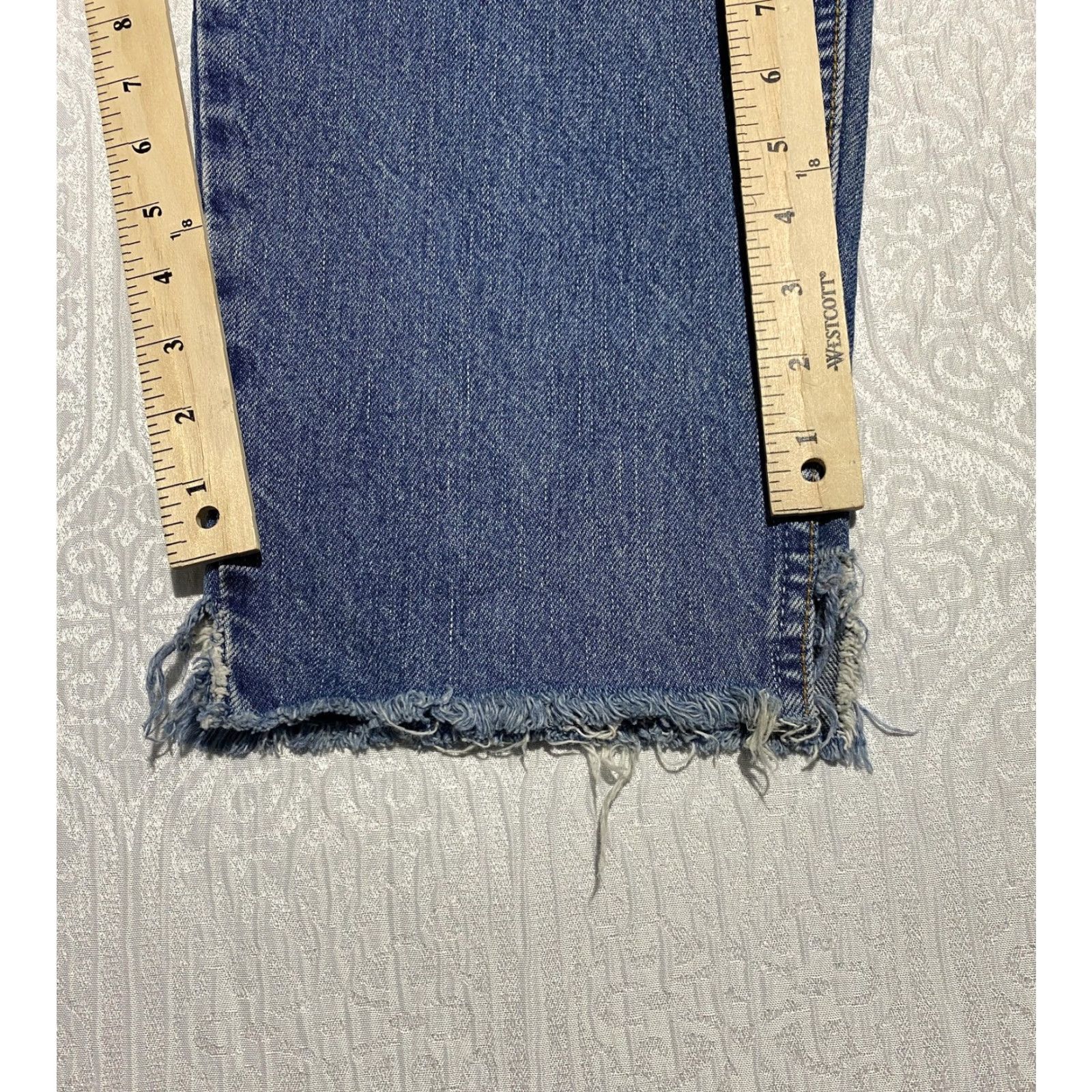 Levi's VINTAGE Levi's Jeans 560 Mens 34x32 Blue Loose Fit Tapered Leg Distressed Frayed Hem Y2k Jeans Size US 34 / EU 50 - 2 Thumbnail