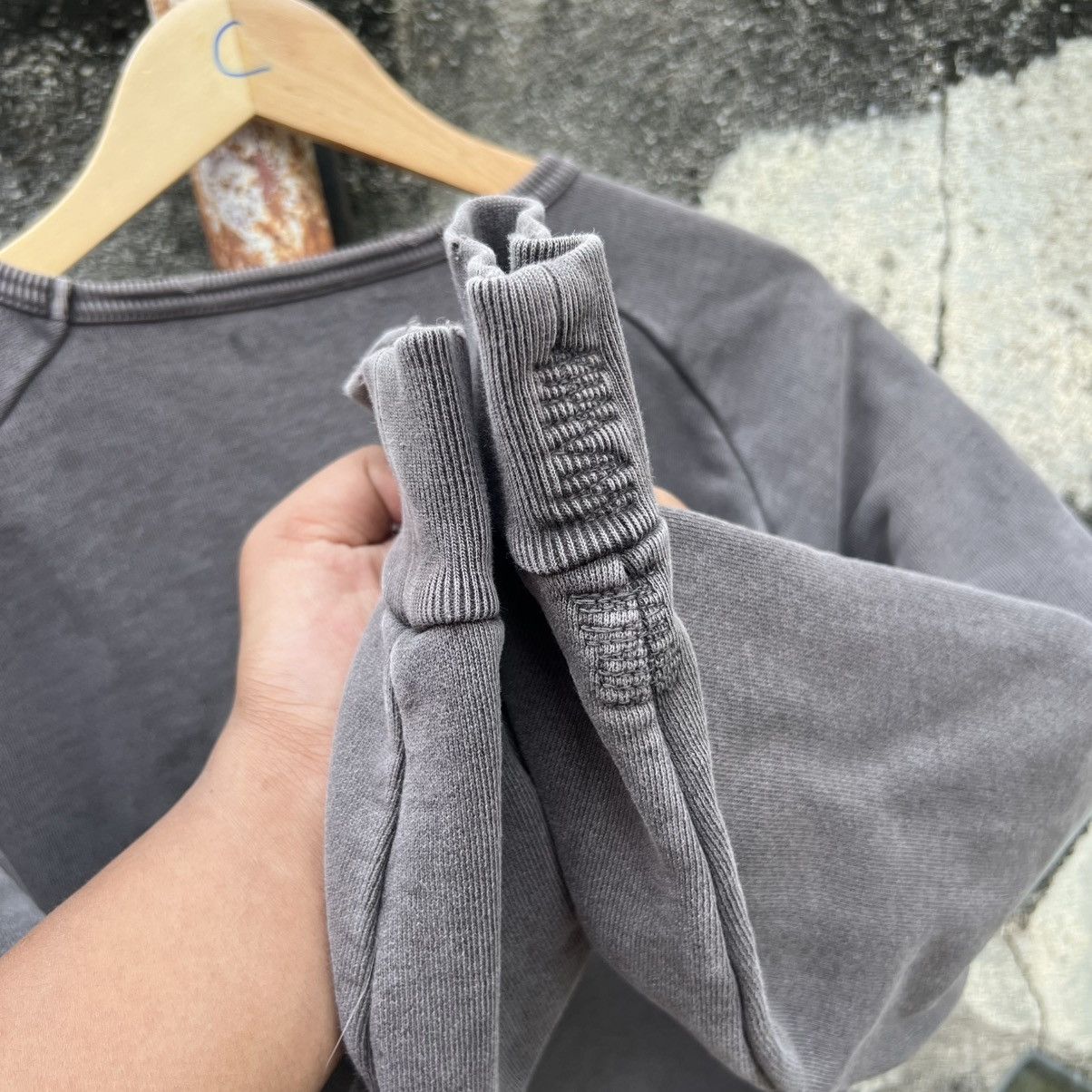 Japanese Brand “RETRO ENGINE” CREWNECK DISTRESSED STITCHING Size US L / EU 52-54 / 3 - 15 Thumbnail