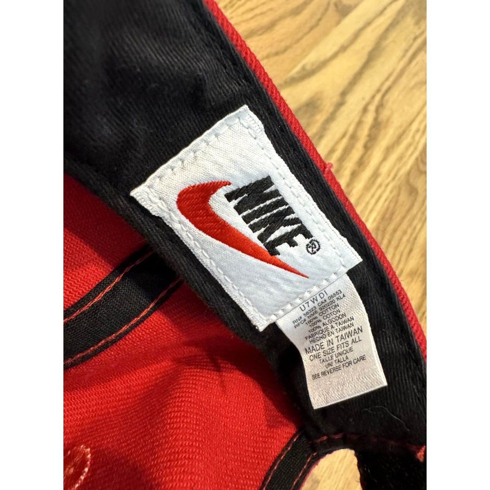 Nike VINTAGE Nike Hat Mens One Size Red Golf Cap Strapback Adjustable Fits All Swoosh 90s Vtg Size ONE SIZE - 7 Thumbnail