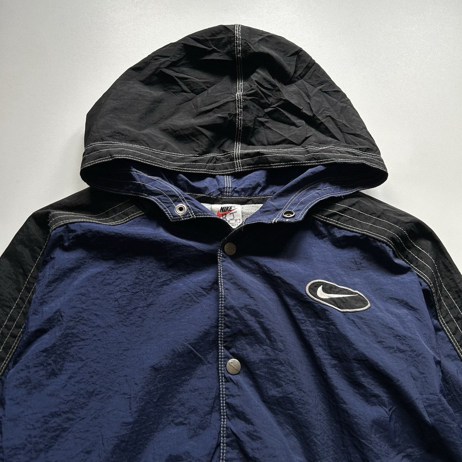 Nike Vintage 90s Nike Jacket Size Small Hooded Windbreaker Rare Size US S / EU 44-46 / 1 - 2 Thumbnail