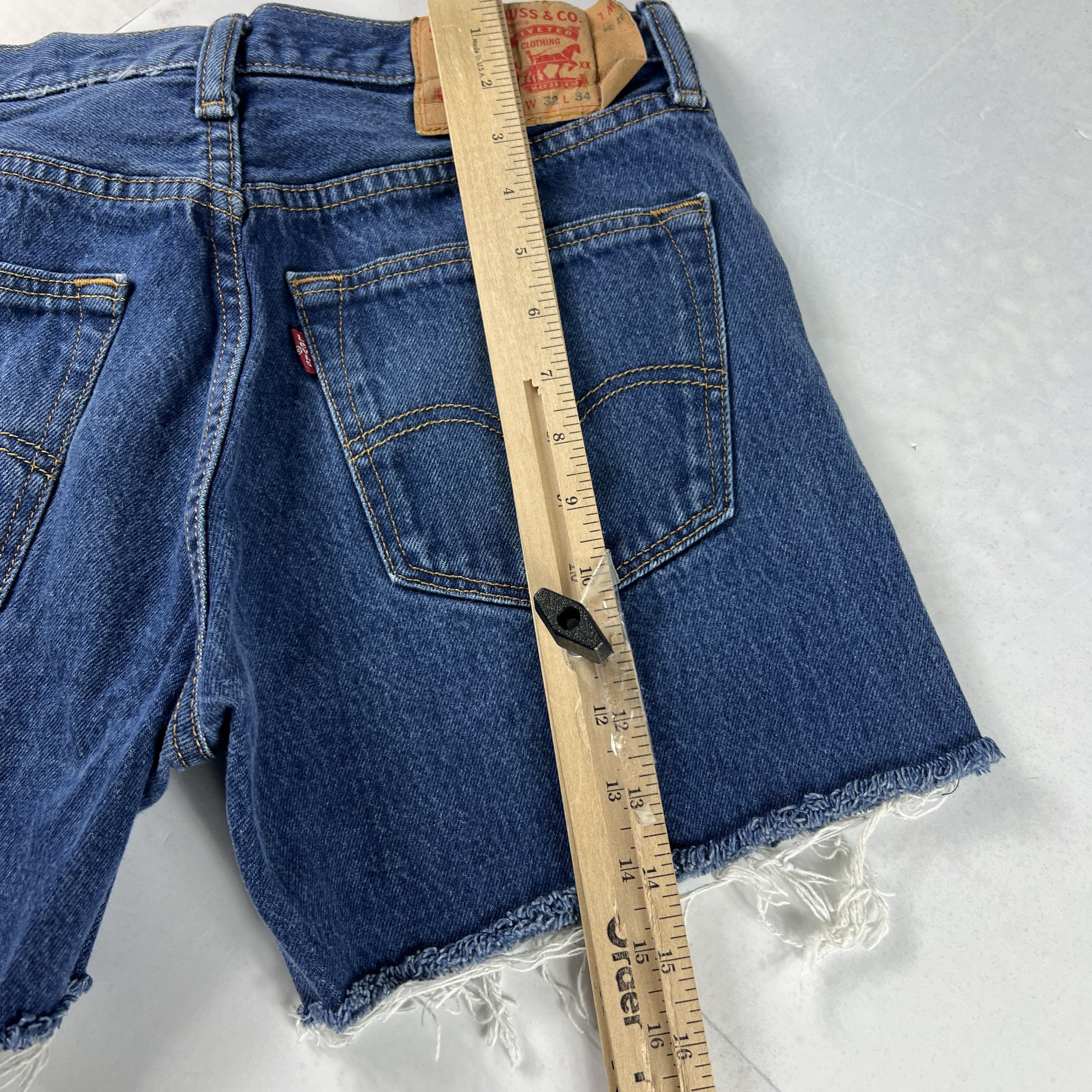 Levi's Levi's Jean Shorts 501 Straight Cut Off Frayed Denim Jorts Size US 30 / EU 46 - 13 Thumbnail