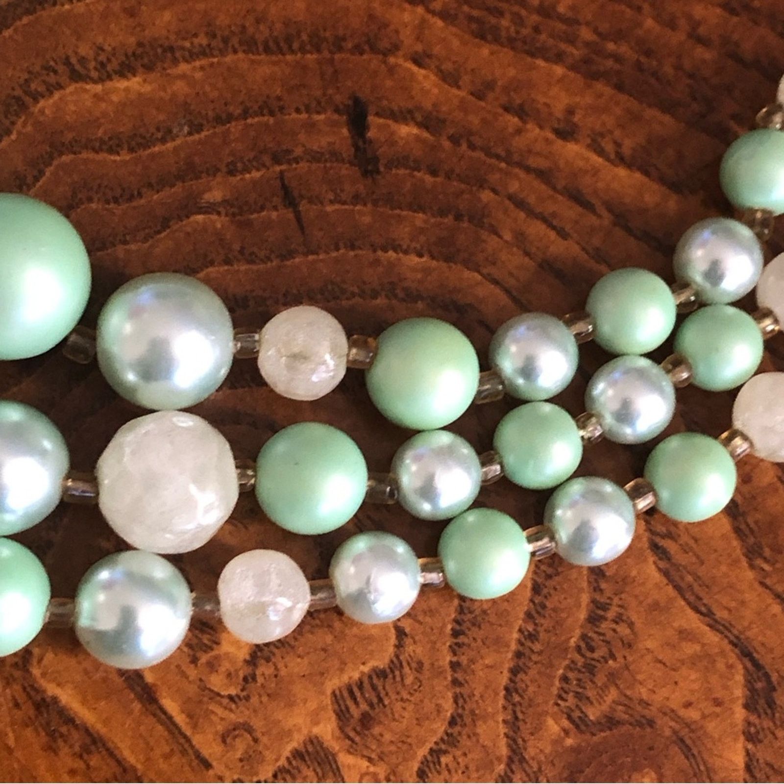 Vintage Vintage mid century mint green pearl bead necklace Size ONE SIZE - 10 Thumbnail