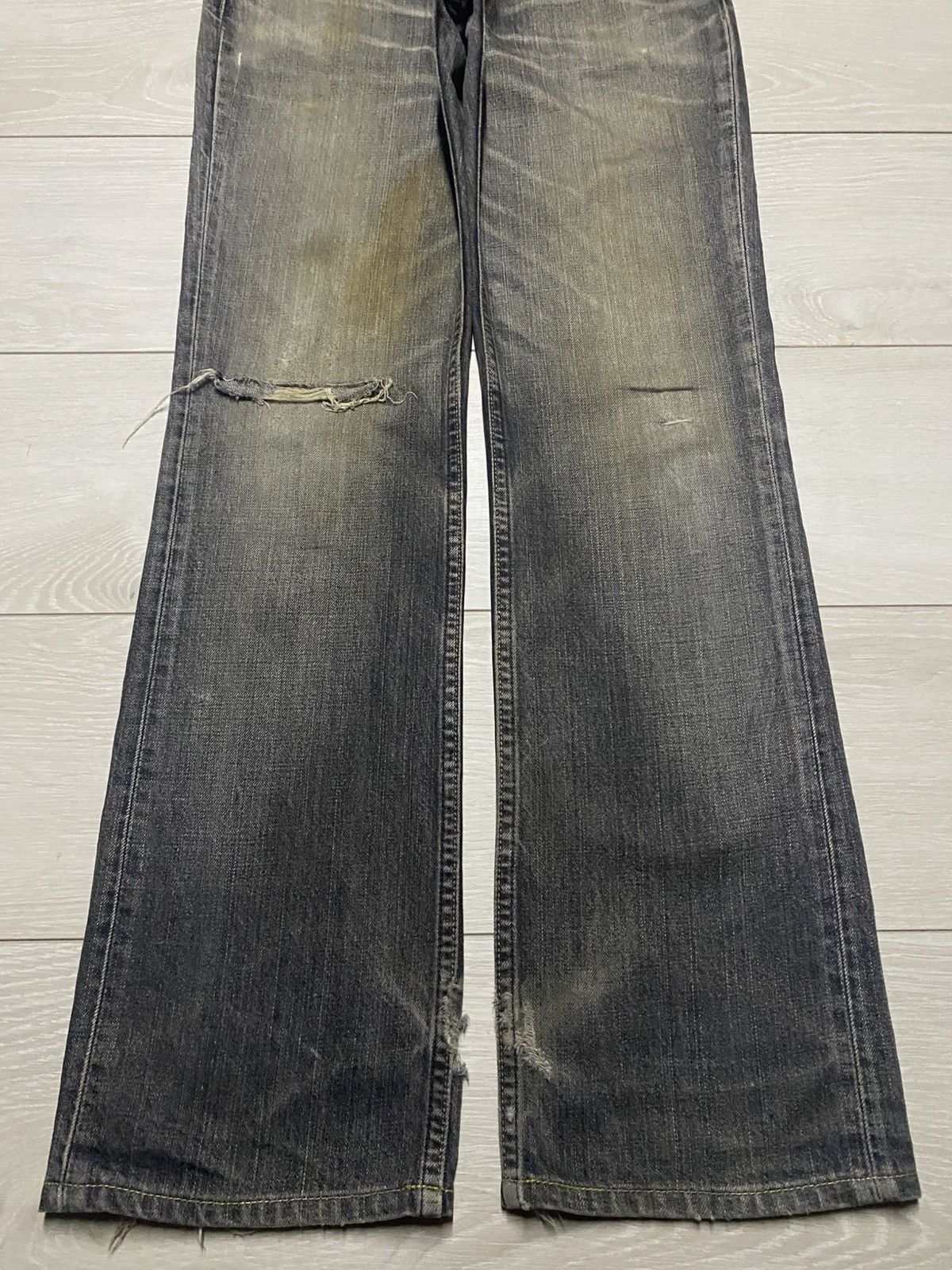 Levi's Vtg Levis 507 Y2K Sanforized Black Distressed Flare Jeans Size US 30 / EU 46 - 5 Thumbnail