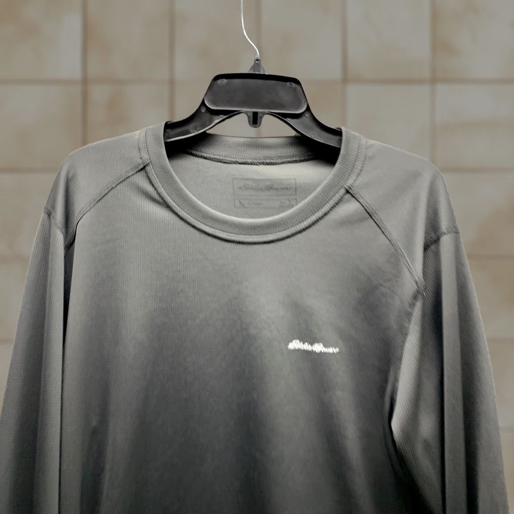 Eddie Bauer Eddie Bauer Shirt Mens Large Gray Polyester Crew Neck Tee Long Sleeve T-Shirt 80s 90s Size US L / EU 52-54 / 3 - 1 Thumbnail