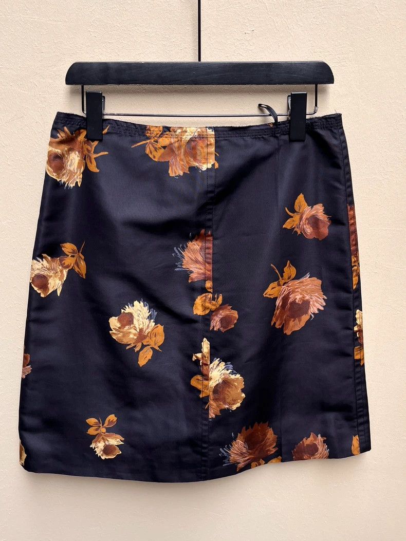 Prada Prada Silk printed short skirt Size 26" / US 2 / IT 38 - 6 Thumbnail