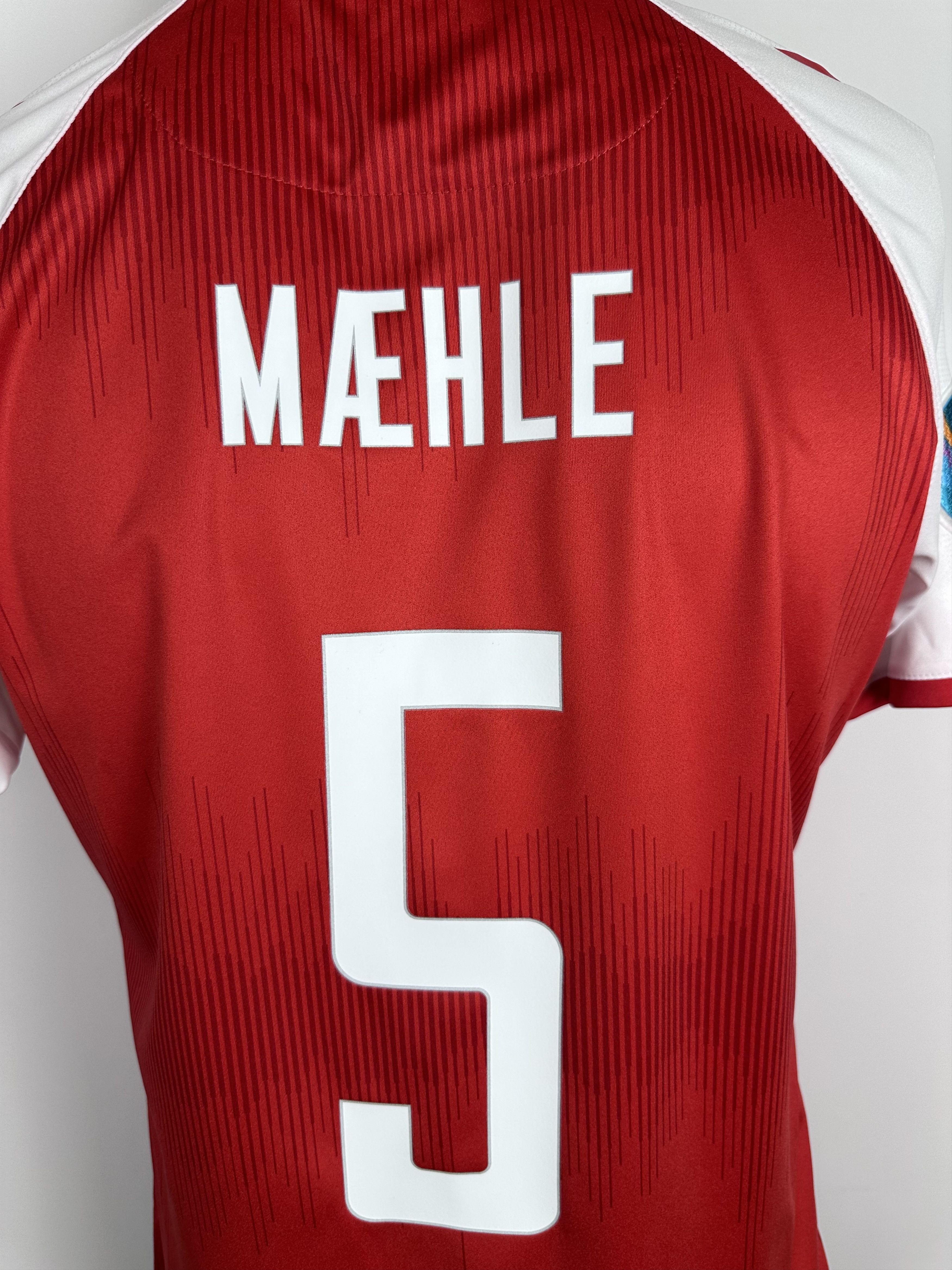 Hummel DENMARK 2021 2022 FOOTBALL SHIRT SOCCER JERSEY #5 MAEHLE Size US L / EU 52-54 / 3 - 2 Thumbnail