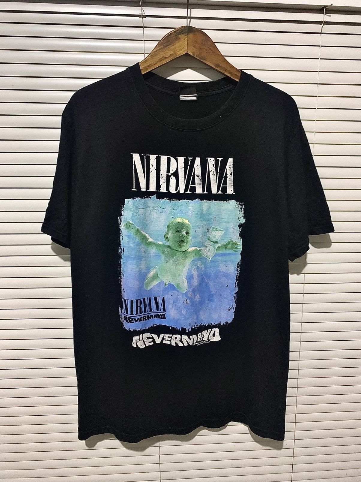 Band Tees Rare Vintage 2004 Nirvana “Nevermind” Tour tee T-Shirt Size US L / EU 52-54 / 3 - 1 Thumbnail