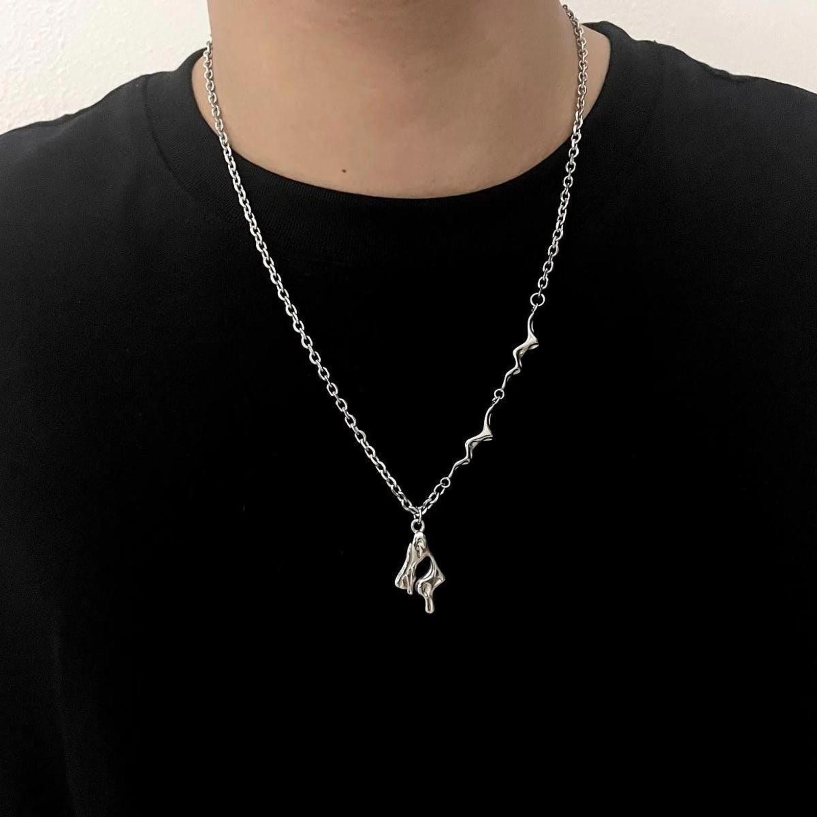 Jewelry Medalion Pendant Necklace Size ONE SIZE - 1 Thumbnail