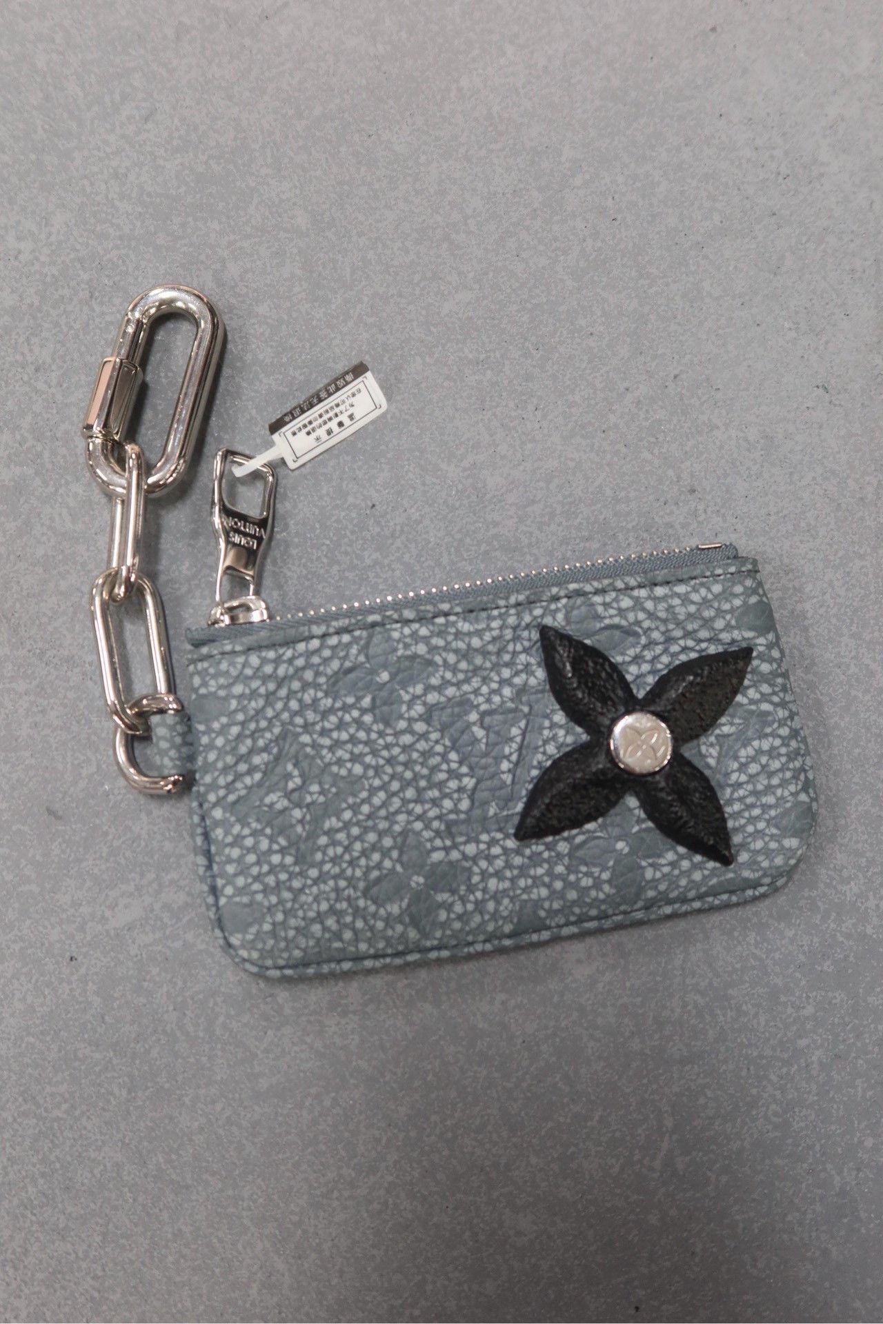 Louis Vuitton Louis Vuitton Gray Item 41 Men Size ONE SIZE - 1 Thumbnail