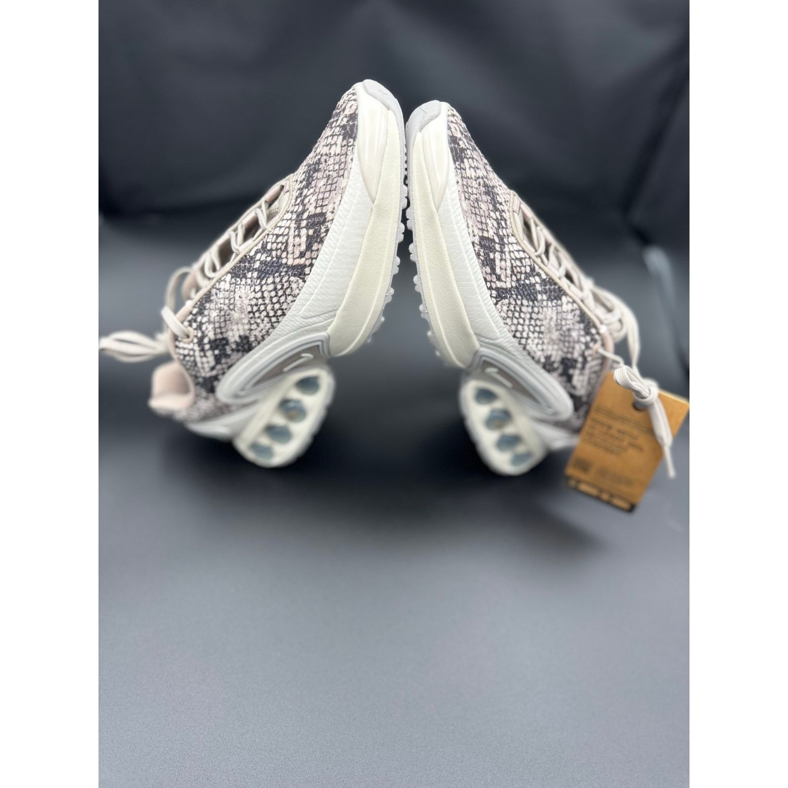 Nike Nike Woman’s Air Max DN 'Snakeskin' HF5512-200 Sz 8 Size ONE SIZE - 4 Thumbnail