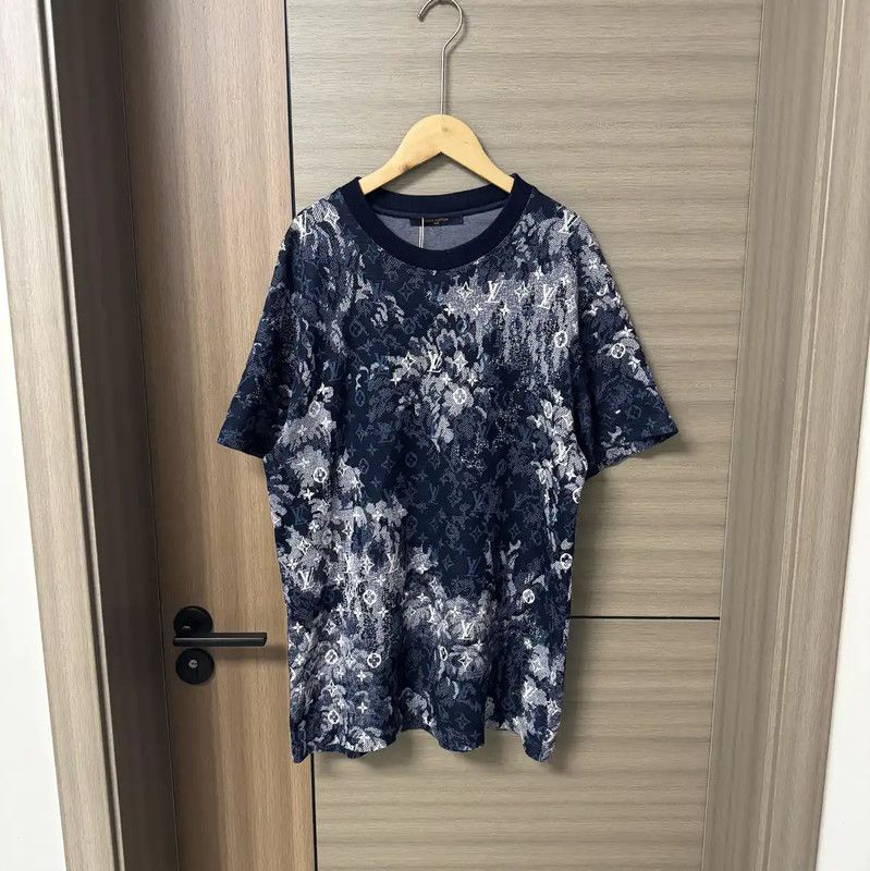 Louis Vuitton Louis Vuitton Navy Blue Cotton Men’s T-Shirt 0089 Size US L / EU 52-54 / 3 - 1 Thumbnail