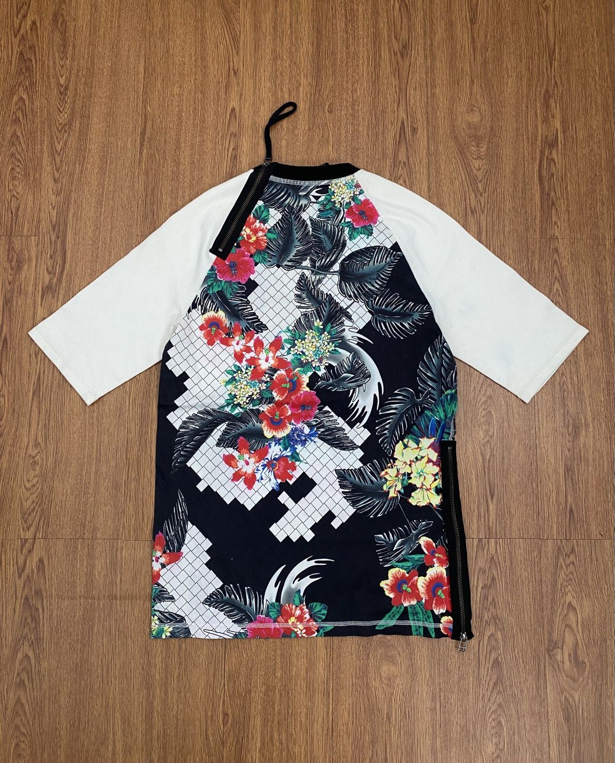 3.1 Phillip Lim 3.1 Phillip Lim flower zip t-shirt Size US S / EU 44-46 / 1 - 2 Thumbnail