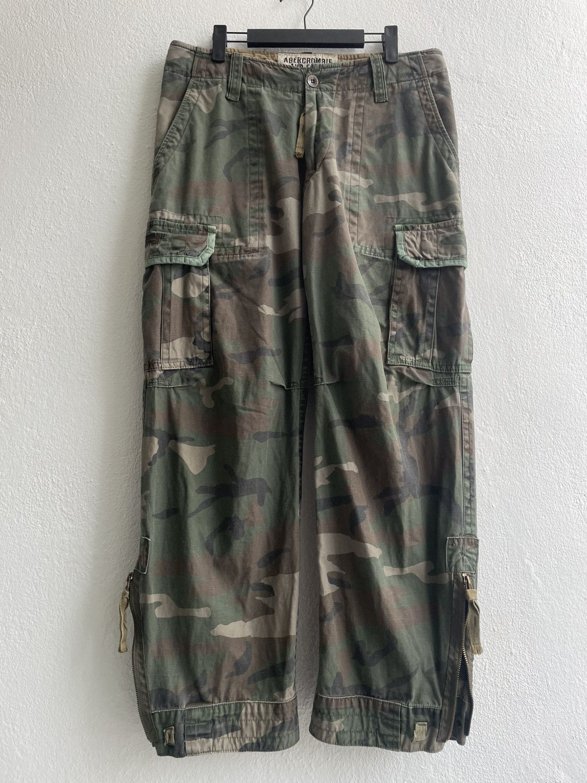 Abercrombie & Fitch Vintage 00's Abercrombie & Fitch Camo Cargo Pants Size US 35 - 1 Thumbnail