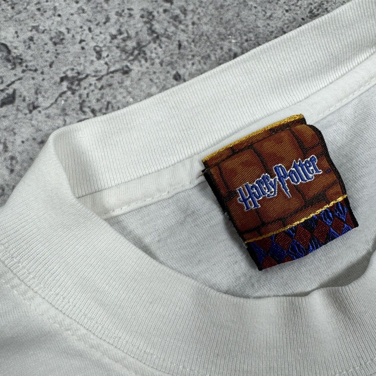 Vintage Vintage 2001 Harry Potter Sorcerer Stone Hogwarts T Shirt Size US M / EU 48-50 / 2 - 5 Thumbnail