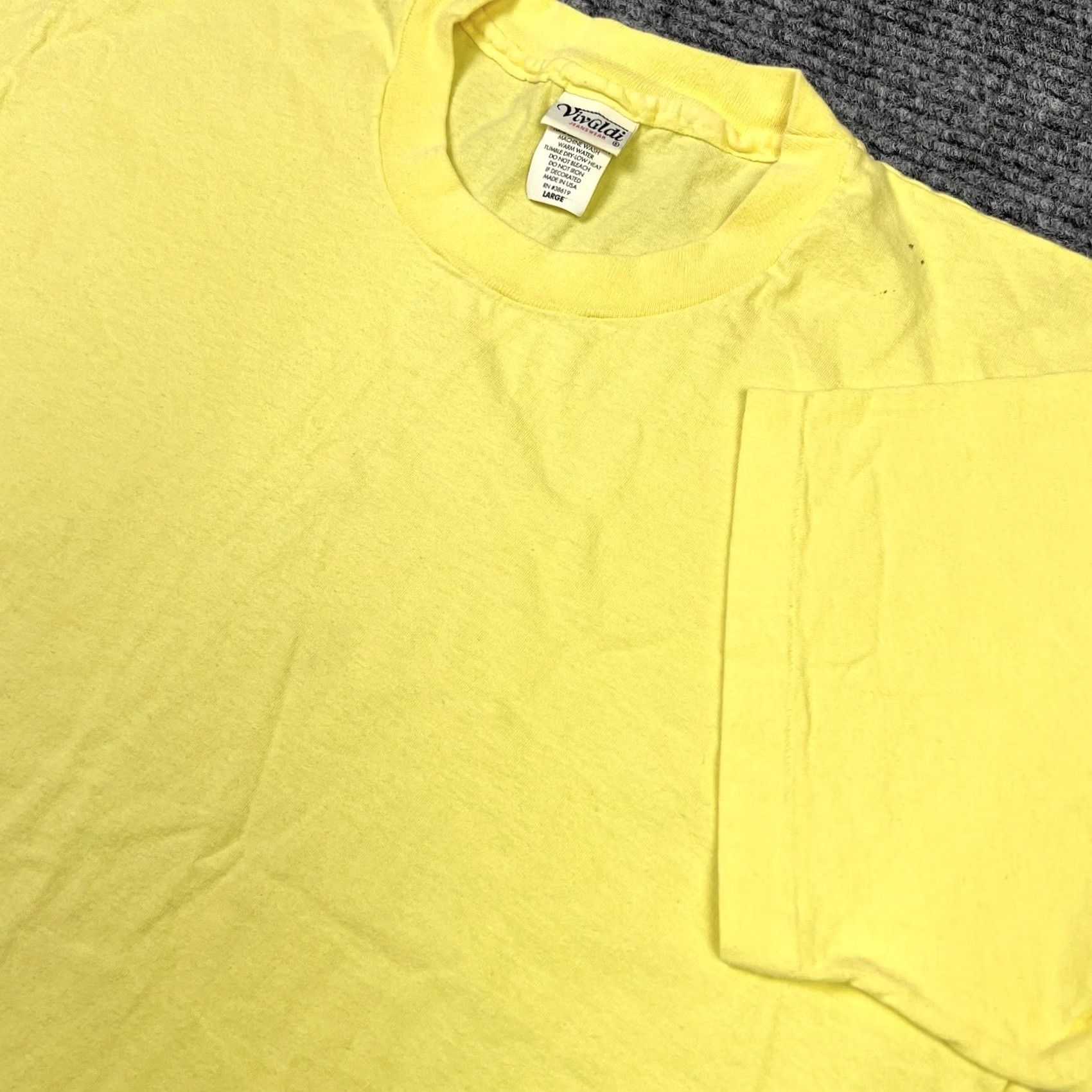 Vintage VINTAGE Vivaldi T-Shirt Yellow 100% Cotton Single Stitch Large Mens 90s 80s Vintage Shirt Short Sleeve Crew Neck USA Made Size US L / EU 52-54 / 3 - 4 Thumbnail
