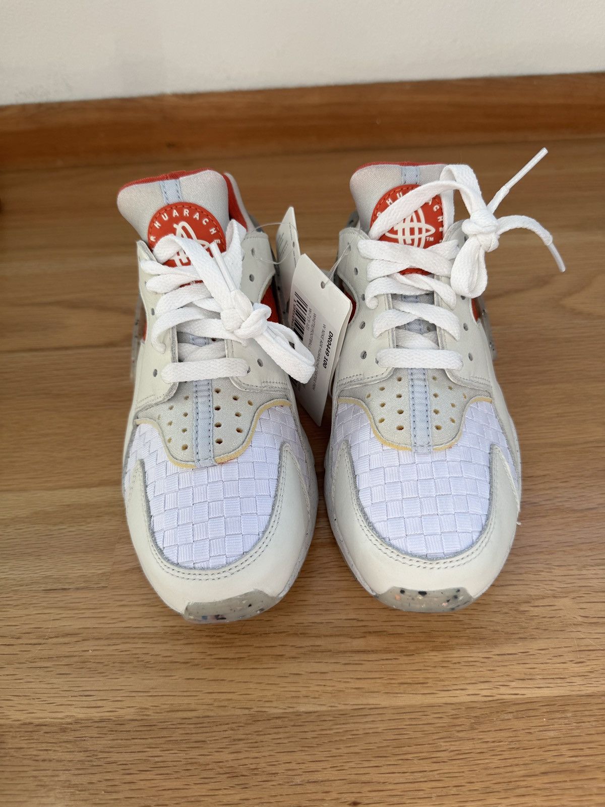 Nike WMNS AIR HUARACHE CRATER PREMIUM 'WHITE ORANGE' Size US 7 / IT 37 - 7 Thumbnail