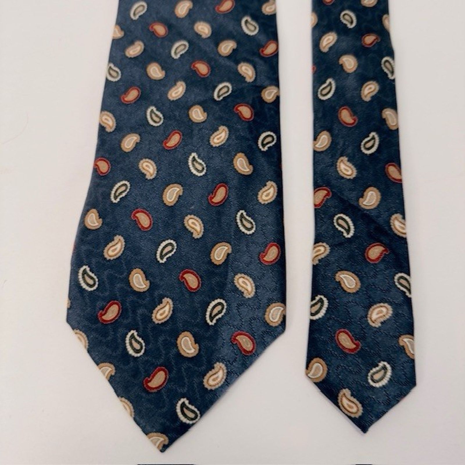 Jos. A. Bank JOS. A. BANK Executive Silk 60 1/2 x 3 1/2" tie Paisley NAVY Size ONE SIZE - 4 Thumbnail